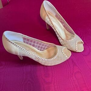 Nina Women’s Gold Satin Heels Sparkle Open Toe 3 1/2” New 8 medium